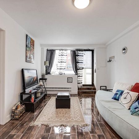 Апартаменти Bright Parkdale Court - Little Portugal W/ Free Parking Торонто Екстер'єр фото